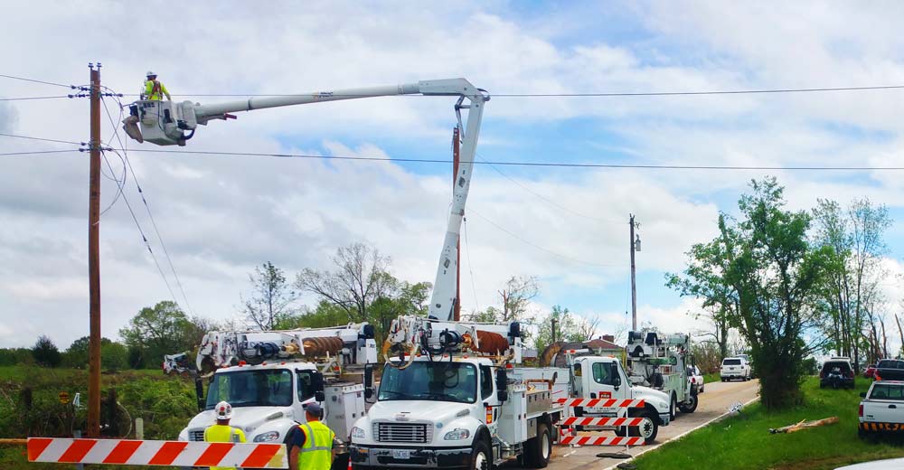 Rogersville Missouri fixing power outages.