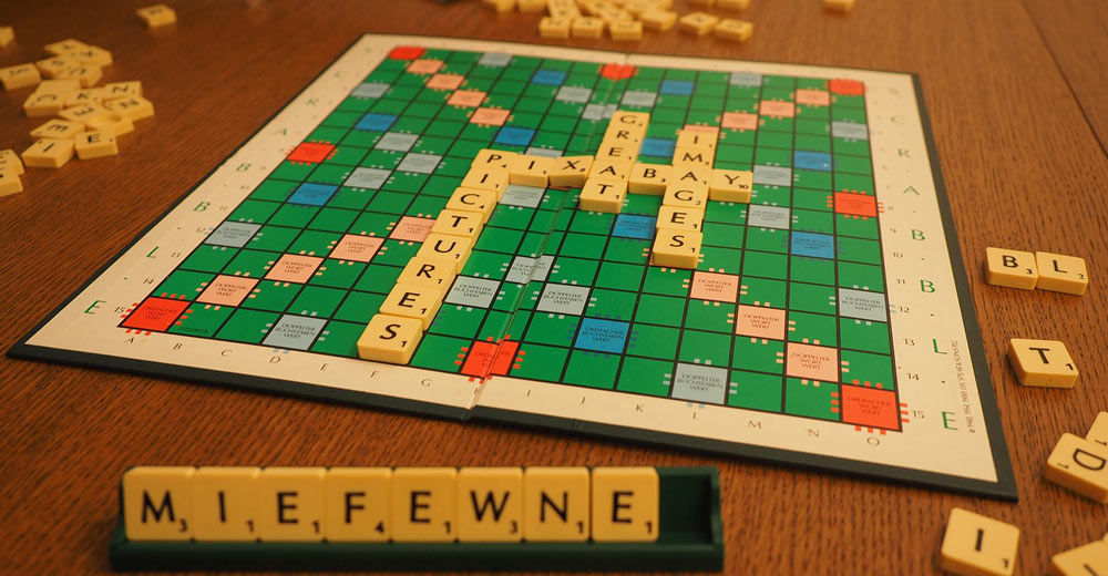 howmanypieces in the scrable game