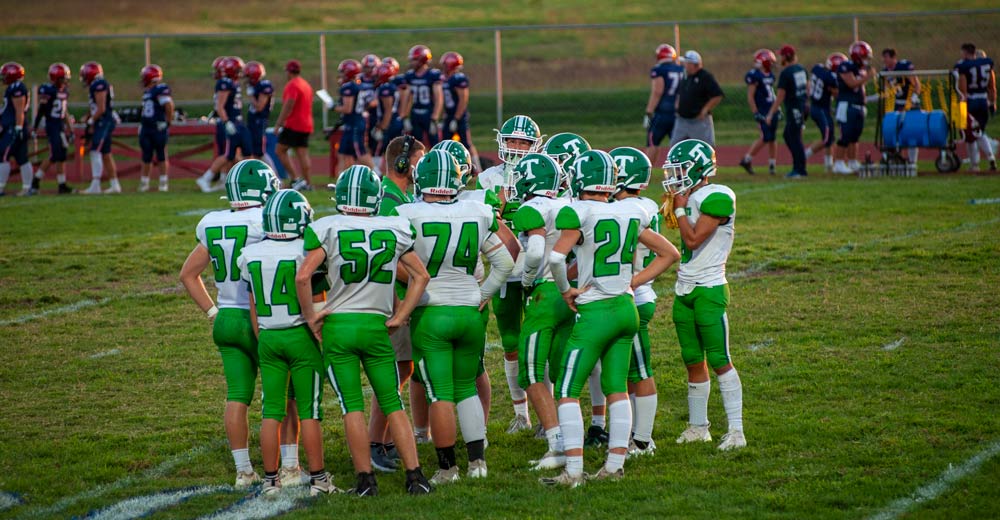 MOUNTAIN VIEW, MO – SEPTEMBER 9: The Bobcats team talking during a time out at the high school football game between the Thayer Bobcats and the Liberty Eagles on September 9, 2022, at the Liberty High School football field in Mountain View, MO. (Photo by Curtis Thomas/AltonMo.com)