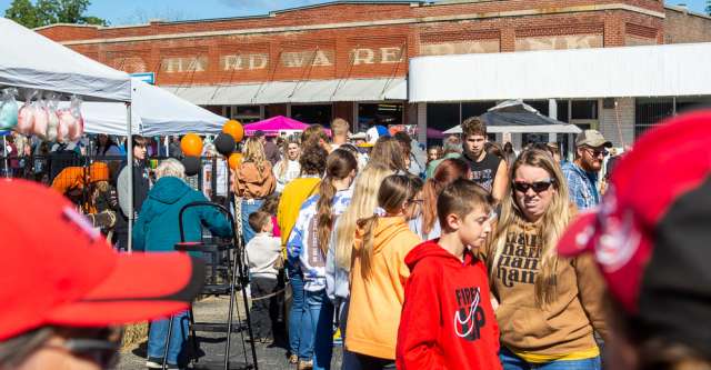 A crowded square at the Walnut Festival on October 7, 2023.