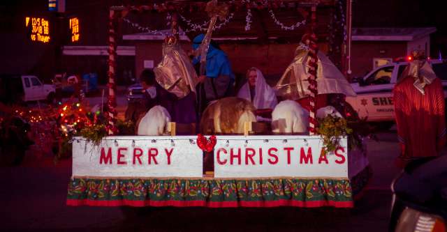 2019 Alton Christmas Parade 7007342 640x333