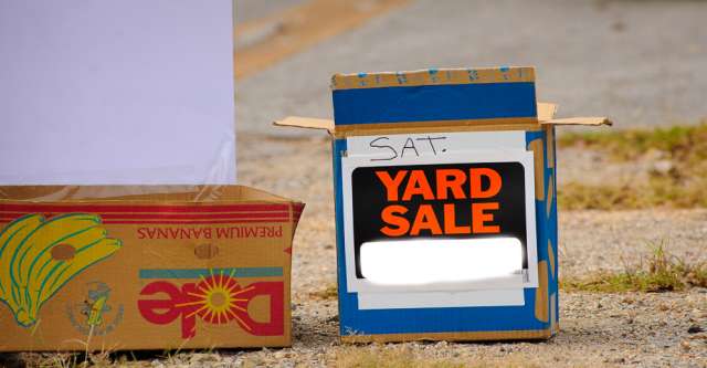 yard sale 7007235 640x333