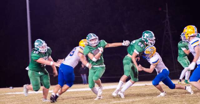 THAYER, MO – OCTOBER 11: Thayer Bobcats running back Heath Combs (2) sprints down the field to get some yards during the high school football game between the Thayer Bobcats and the Ava Bears on October 11, 2024, at the Thayer High School football field in Thayer, MO. (Photo by Amanda Thomas/AltonMo.com)